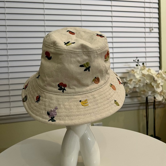 Madewell Fresca Fruit Bucket Hat - Picture 2 of 4